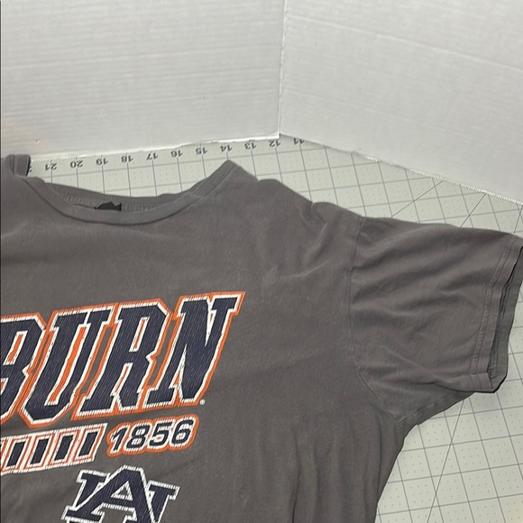 Auburn Graphic T-Shirt - Picture 5 of 9